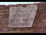 02237 ostia - regio v - insula xi - portico degli archi trionfali (v,xi,7-8) - schild.jpg